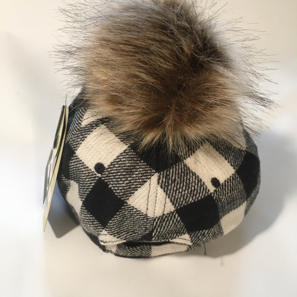 Epoch Rabbit Fur Pom-Pom Cap - Picture 4 of 6